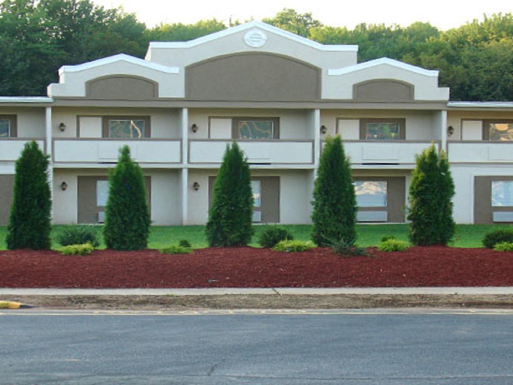 Hotel Vicenza Monmouth Junction Exterior photo