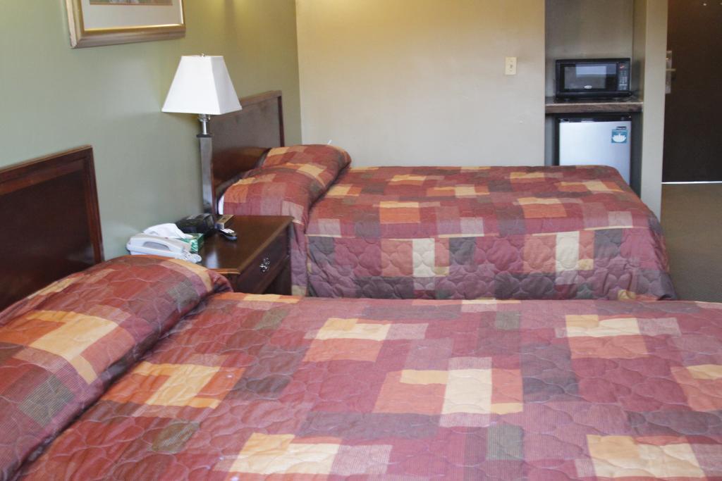 Hotel Vicenza Monmouth Junction Exterior photo