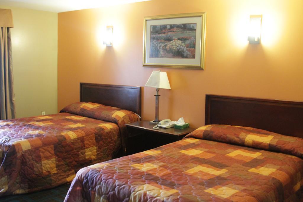 Hotel Vicenza Monmouth Junction Exterior photo