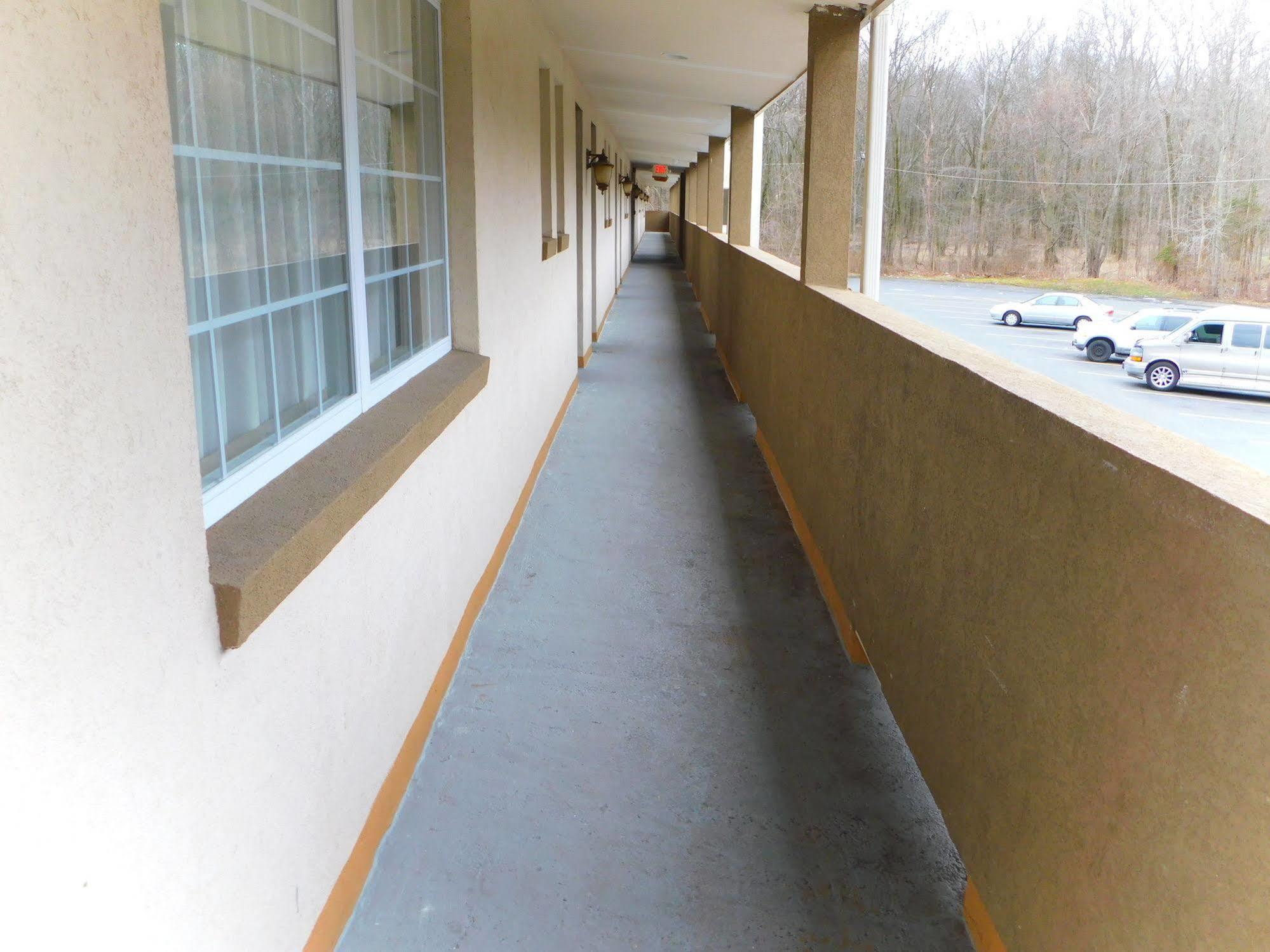 Hotel Vicenza Monmouth Junction Exterior photo