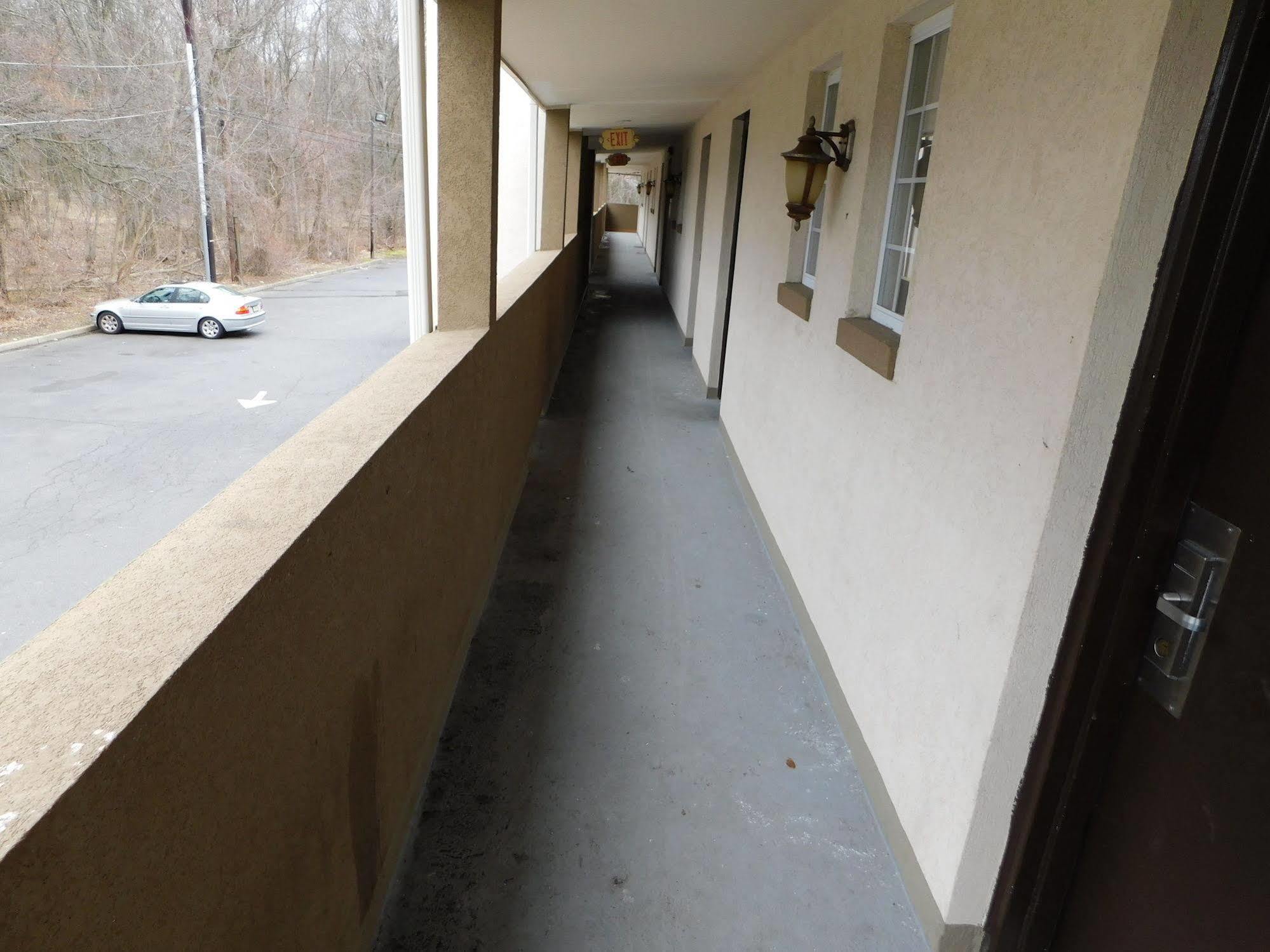 Hotel Vicenza Monmouth Junction Exterior photo