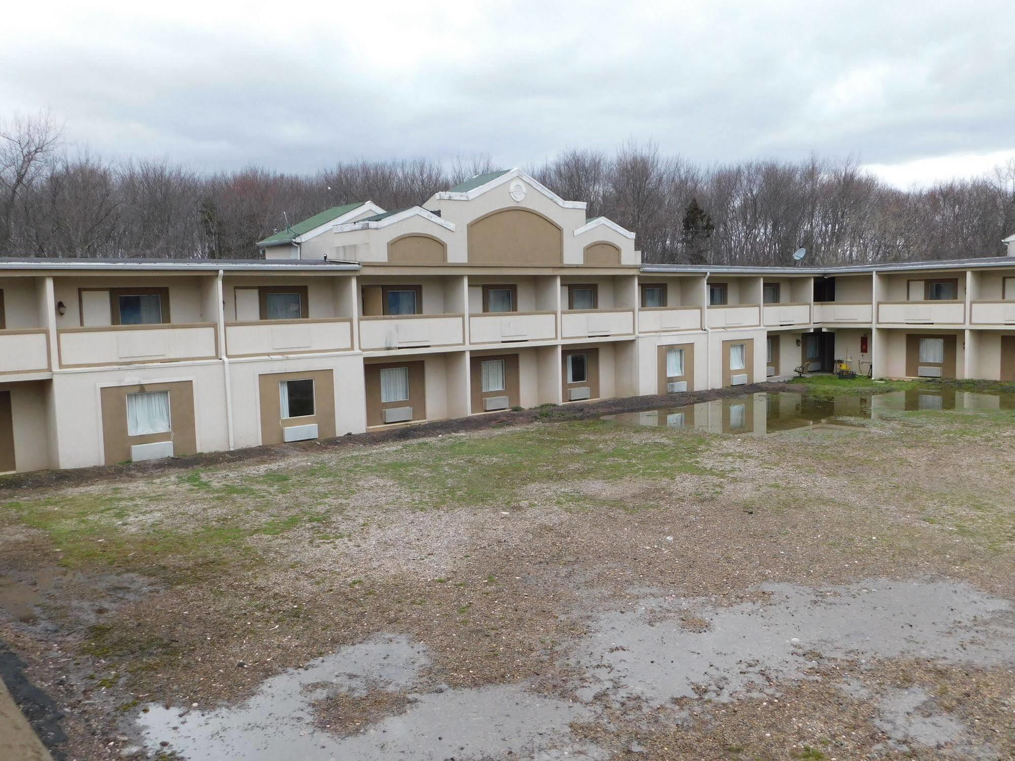 Hotel Vicenza Monmouth Junction Exterior photo