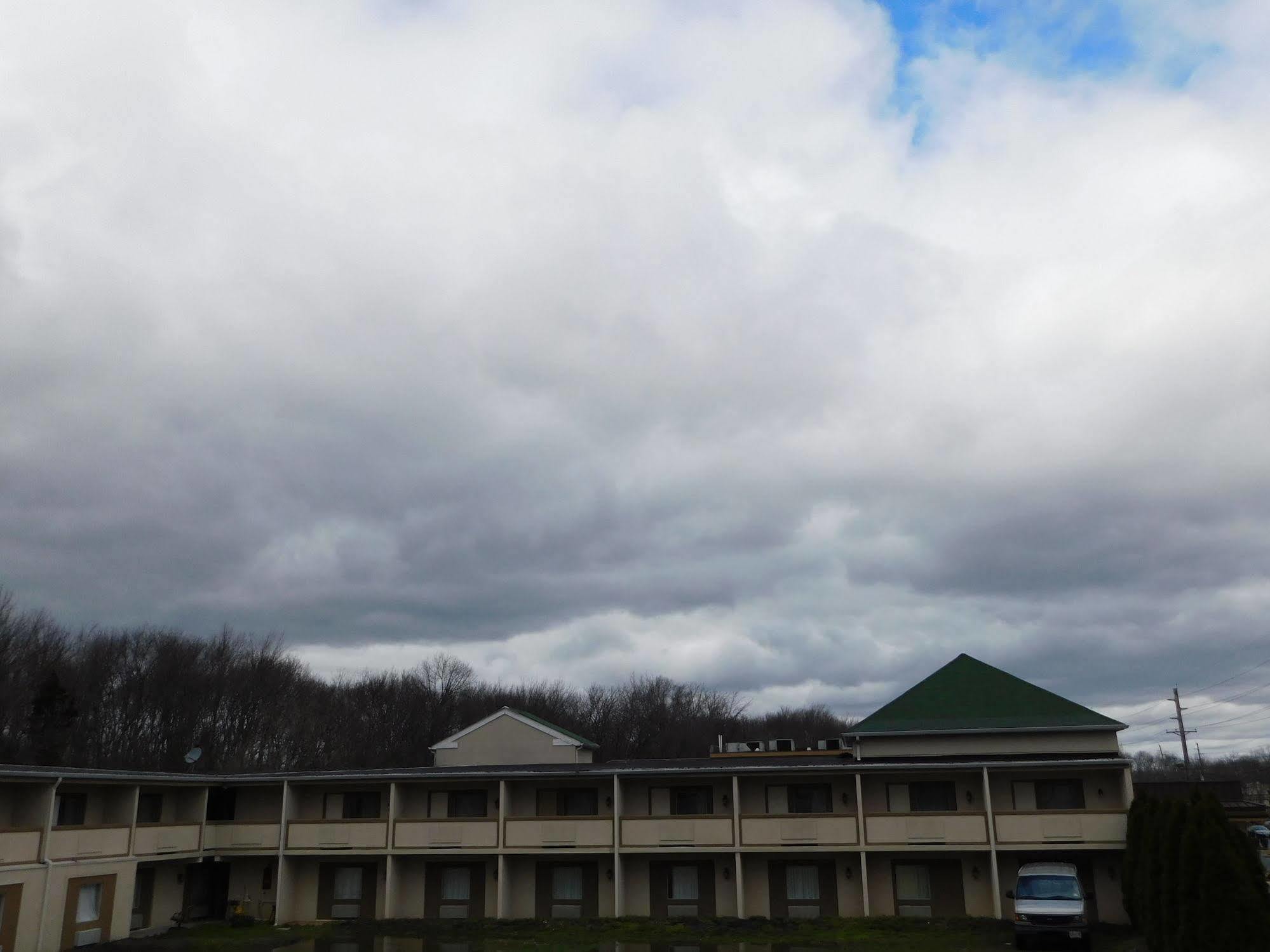 Hotel Vicenza Monmouth Junction Exterior photo