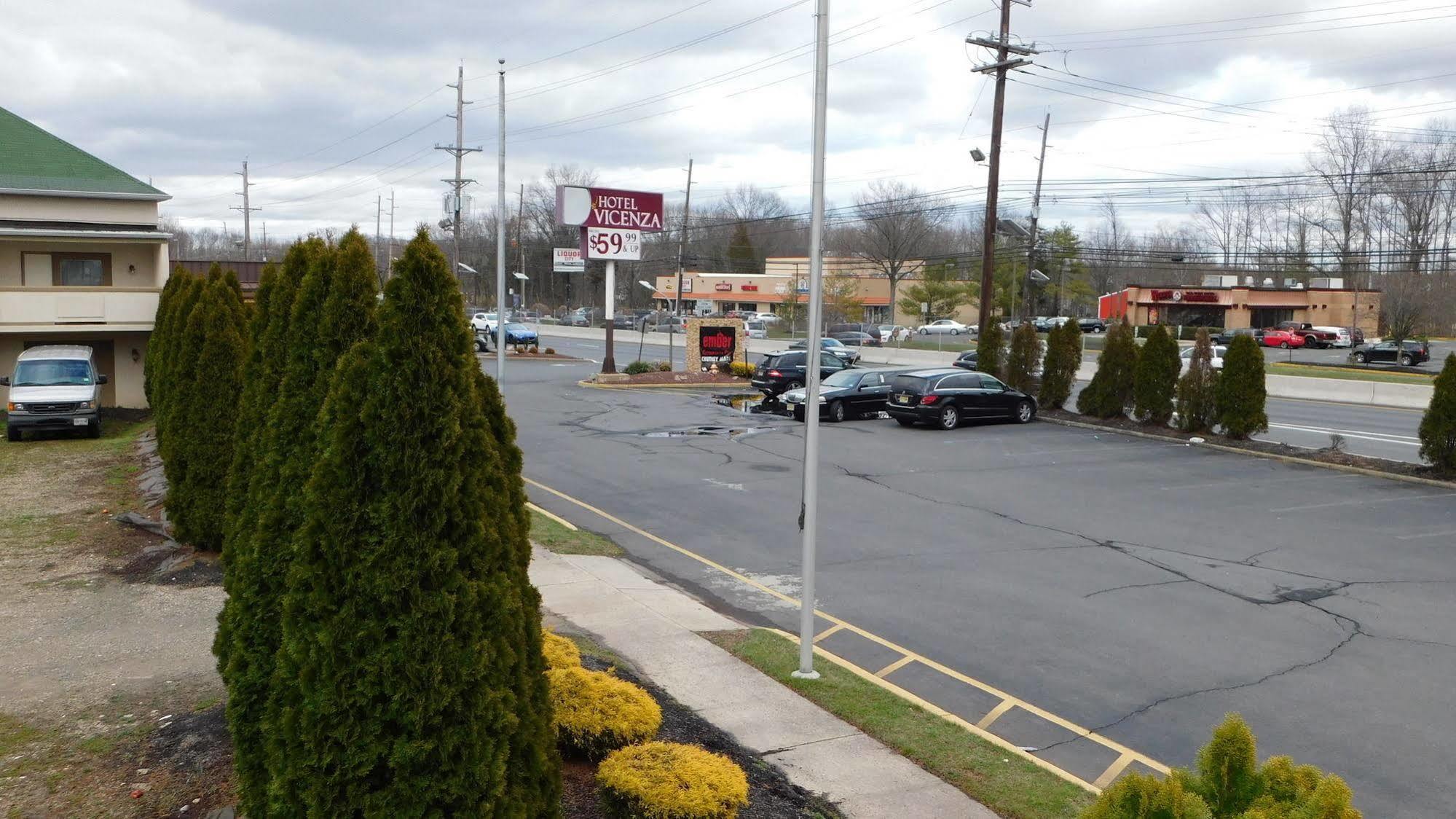Hotel Vicenza Monmouth Junction Exterior photo