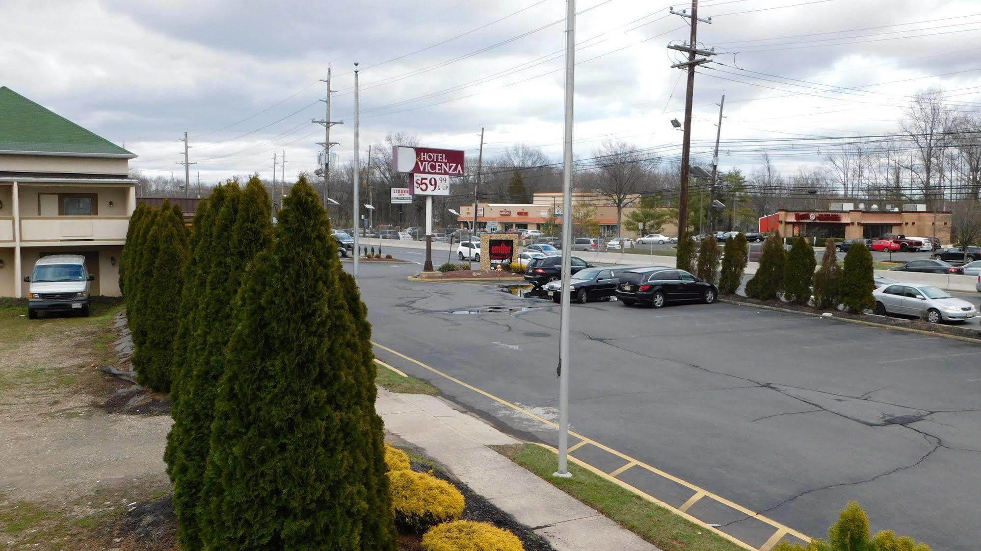 Hotel Vicenza Monmouth Junction Exterior photo